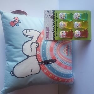 PEANUTS throw pillow and chip clips